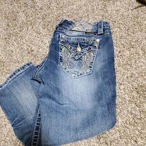 Miss me mid rise easy crop capris